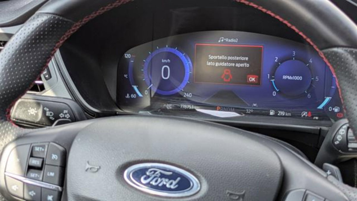 Ford Kuga 1.5 EcoBlue 120 CV 2WD ST-Line (8)
