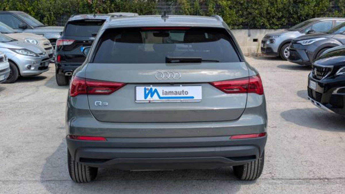 Audi Q3 Sportback 2.0 tdi Business 150cv s-tronic (6)