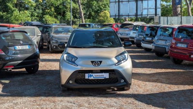 Toyota Aygo X 1.0 Lounge 72cv (2)