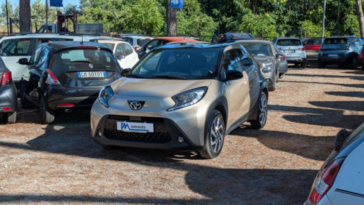 Toyota Aygo X 1.0 Lounge 72cv (3)