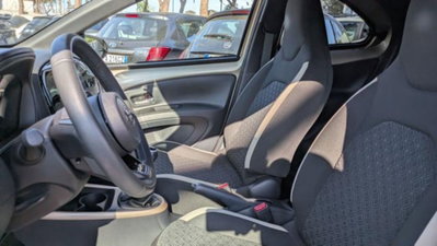 Toyota Aygo X 1.0 Lounge 72cv (7)