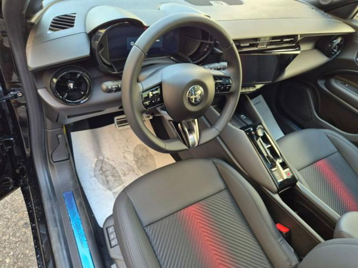 Alfa Romeo Junior 1.2 ibrida Ti 145cv edct6 (10)