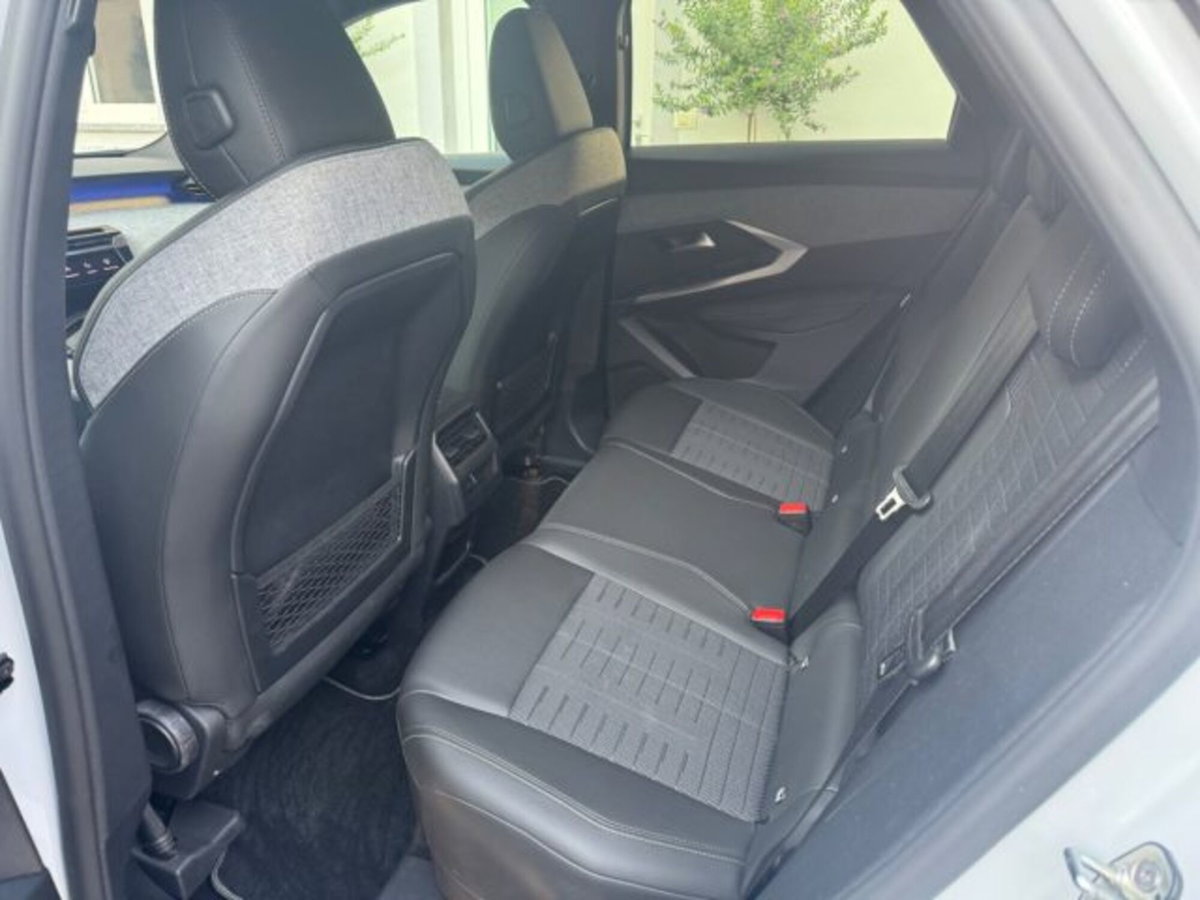 Peugeot 3008 1.2 hybrid GT Exclusive 145cv e-dcs6 (14)