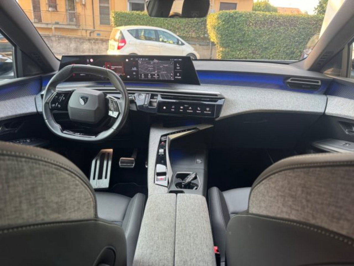 Peugeot 3008 1.2 hybrid GT Exclusive 145cv e-dcs6 (15)