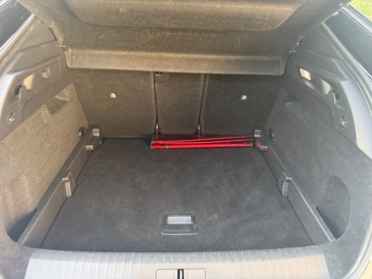Peugeot 3008 1.2 hybrid GT Exclusive 145cv e-dcs6 (17)