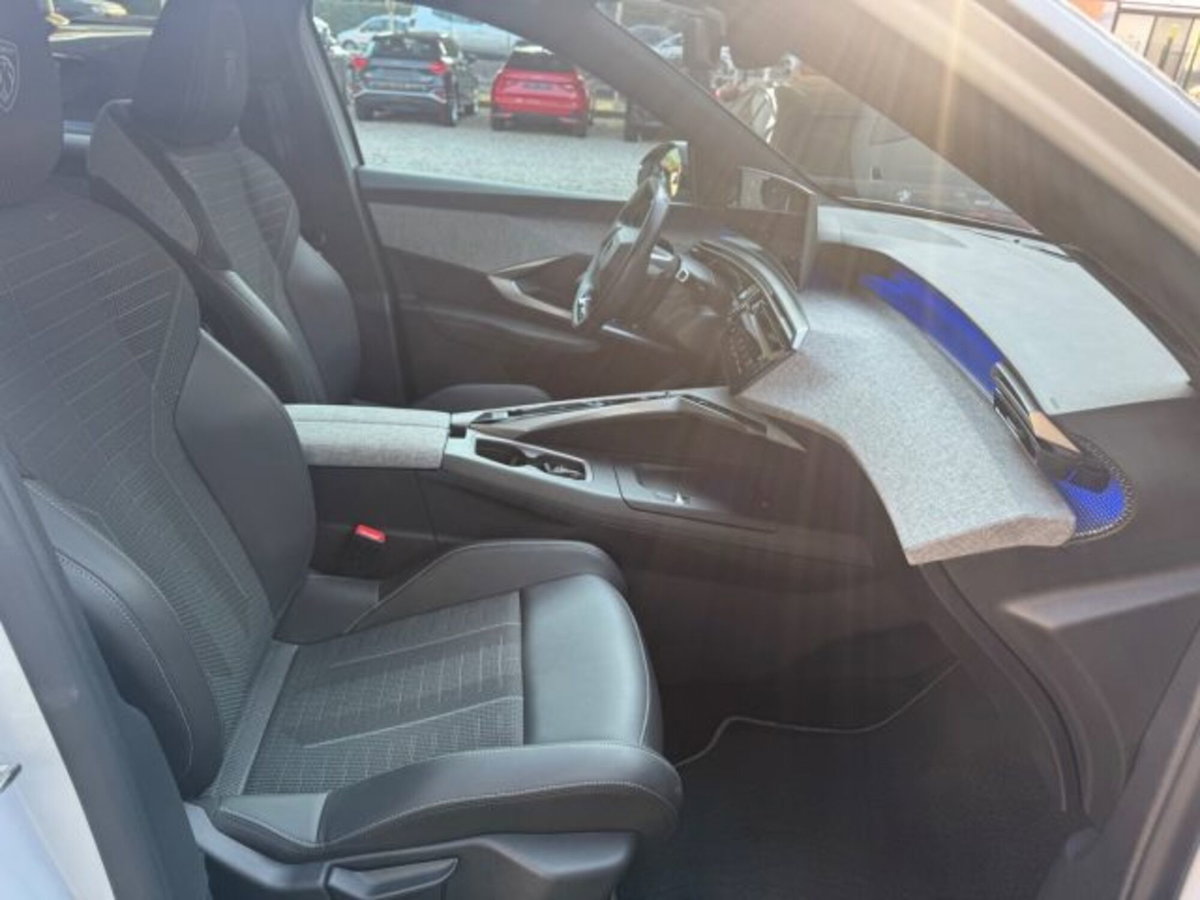Peugeot 3008 1.2 hybrid GT Exclusive 145cv e-dcs6 (20)