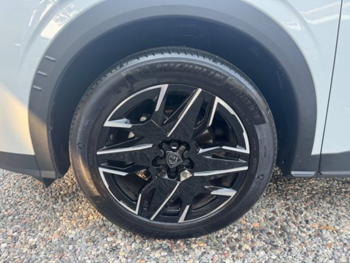 Peugeot 3008 1.2 hybrid GT Exclusive 145cv e-dcs6 (4)