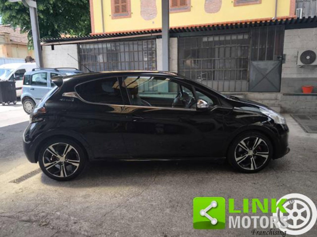 Peugeot 208 THP 200 CV 3 porte GTi (13)