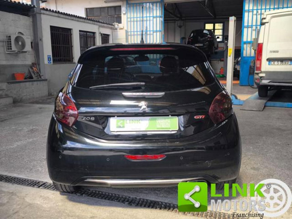 Peugeot 208 THP 200 CV 3 porte GTi (4)