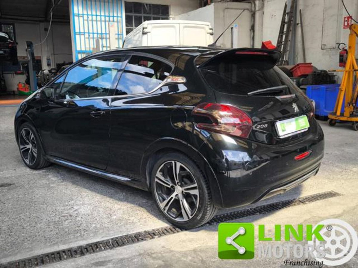 Peugeot 208 THP 200 CV 3 porte GTi (5)