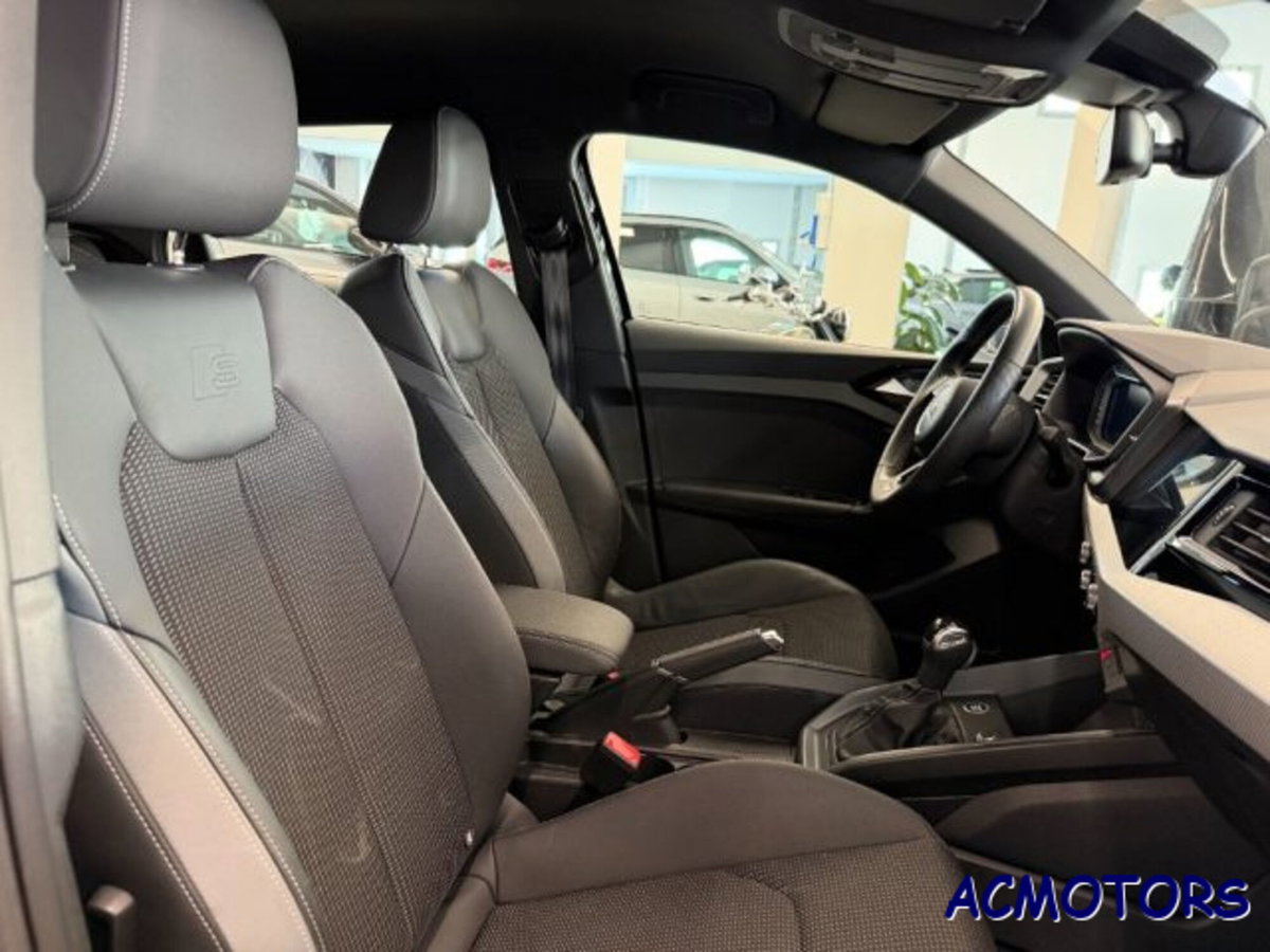 Audi A1 allstreet allstreet 35 TFSI S tronic Identity Contrast (13)