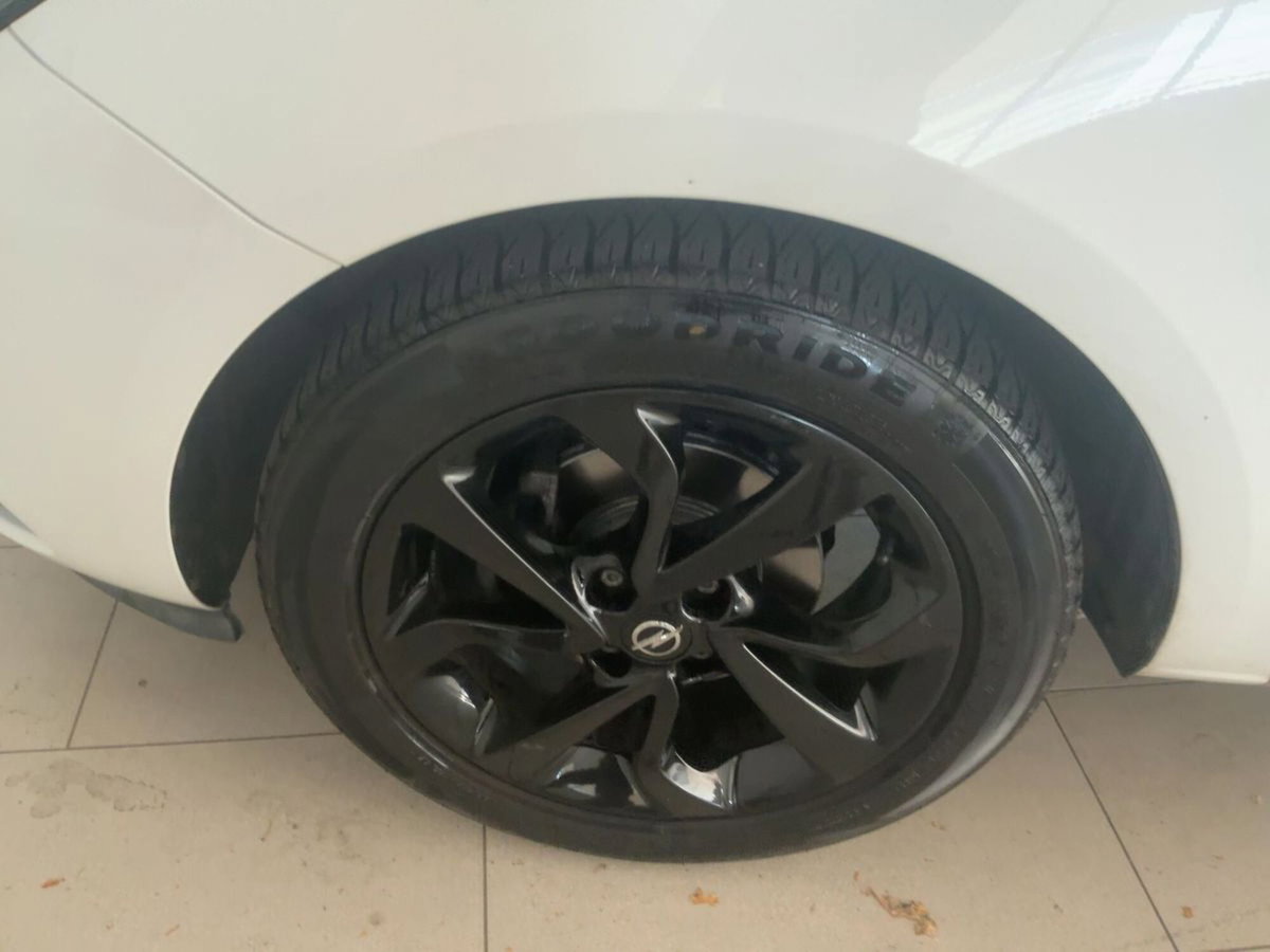 Opel Corsa 1.4 90CV GPL Tech 5 porte b-Color (9)