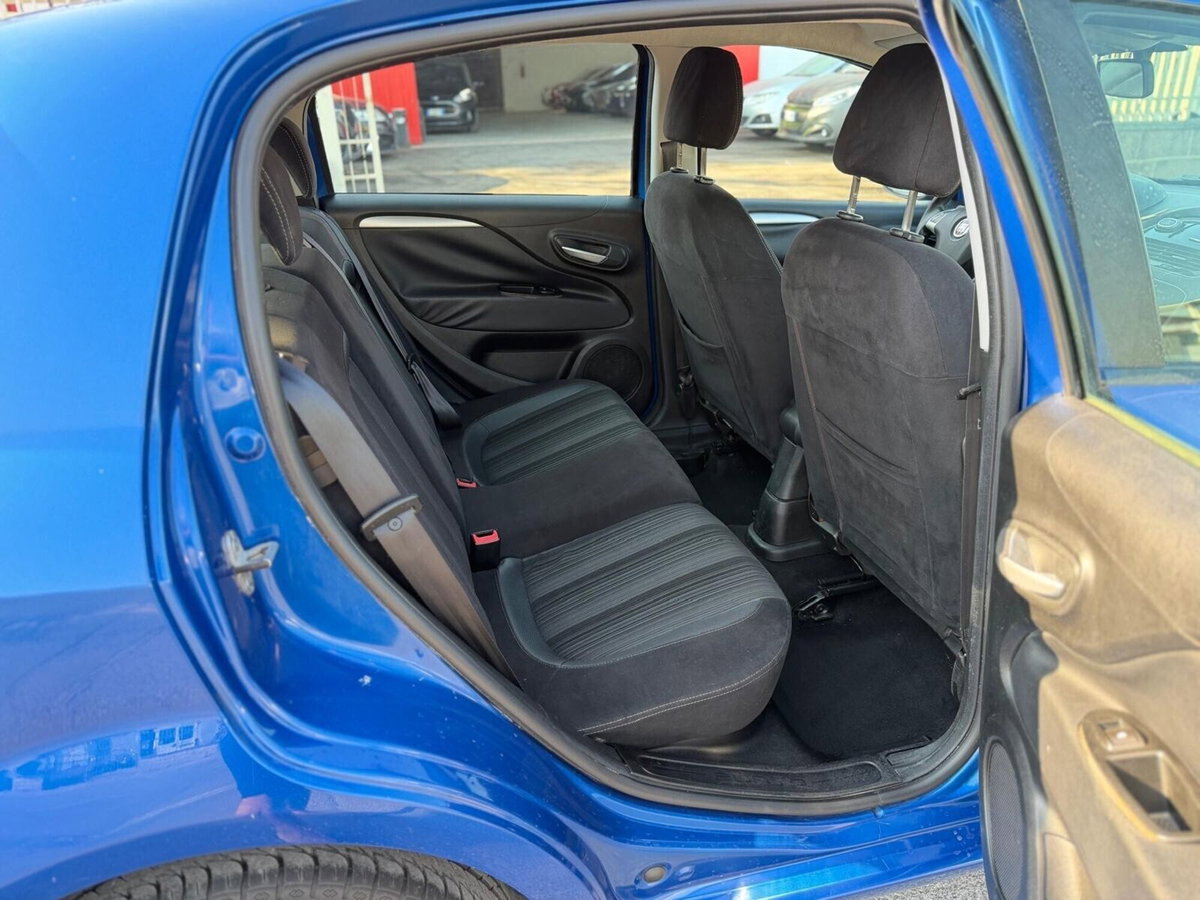Fiat Punto Evo 1.4 5 porte Emotion Natural Power (13)