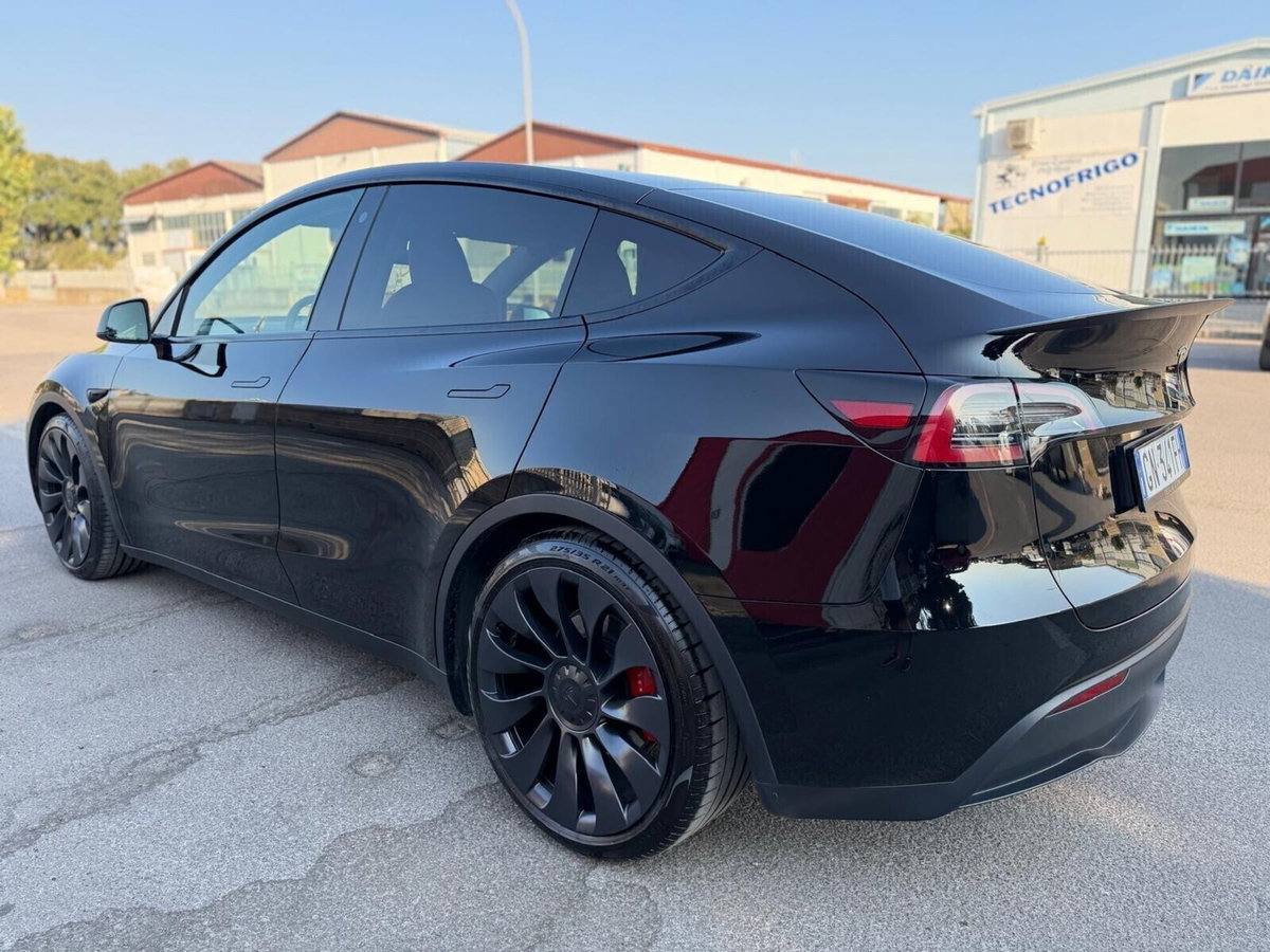 Tesla Model Y Performance Dual Motor awd (5)