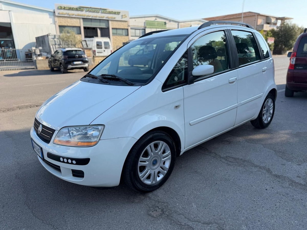 Fiat Idea 1.3 Multijet 16V Emotion (3)