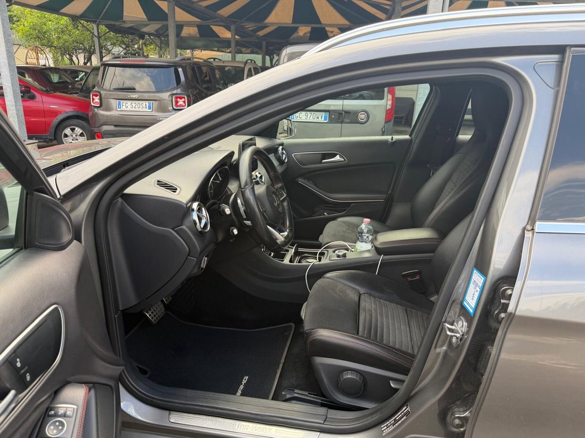 Mercedes-Benz GLA SUV 200 d Automatic 4Matic Premium (11)