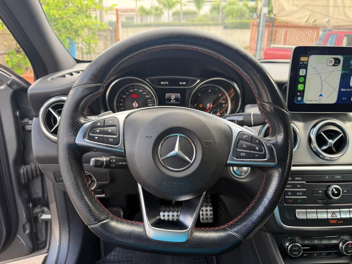 Mercedes-Benz GLA SUV 200 d Automatic 4Matic Premium (12)