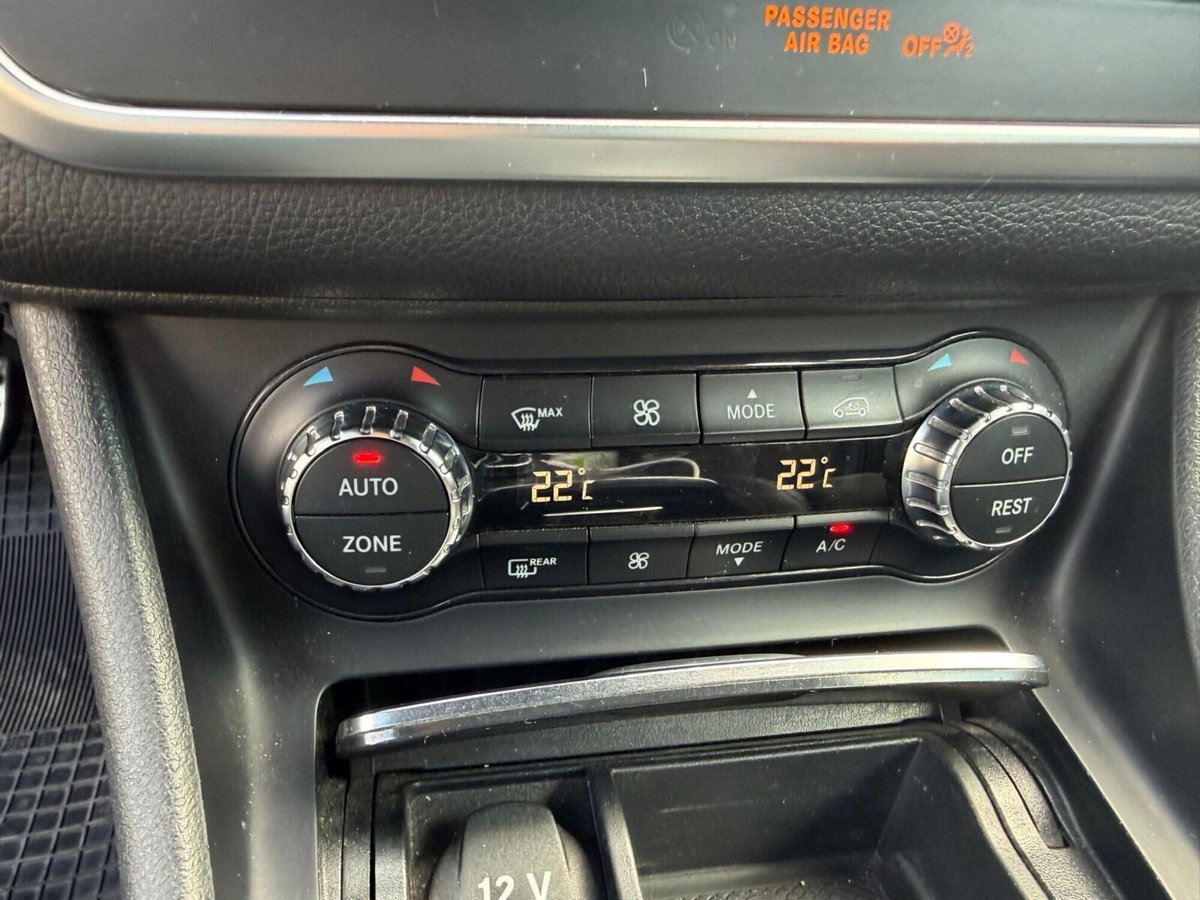 Mercedes-Benz GLA SUV 200 d Automatic 4Matic Premium (14)