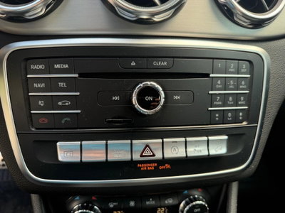 Mercedes-Benz GLA SUV 200 d Automatic 4Matic Premium (15)