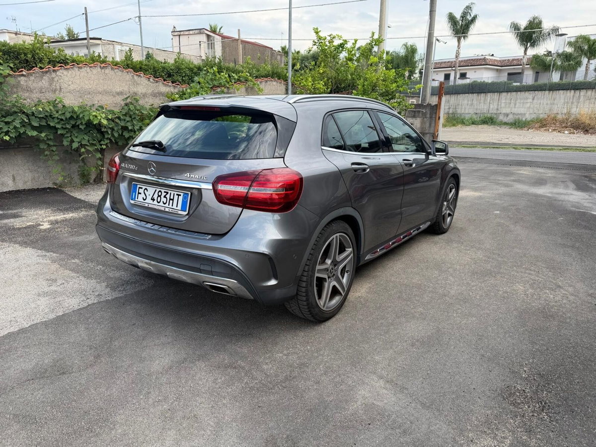 Mercedes-Benz GLA SUV 200 d Automatic 4Matic Premium (6)