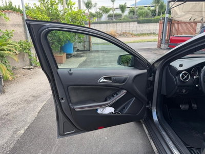 Mercedes-Benz GLA SUV 200 d Automatic 4Matic Premium (9)