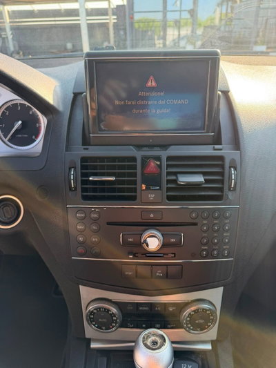 Mercedes-Benz Classe C Station Wagon 220 CDI BlueEFFICIENCY Avantgarde AMG (11)