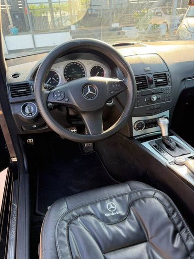 Mercedes-Benz Classe C Station Wagon 220 CDI BlueEFFICIENCY Avantgarde AMG (12)