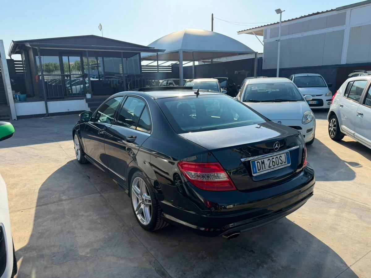Mercedes-Benz Classe C Station Wagon 220 CDI BlueEFFICIENCY Avantgarde AMG (3)