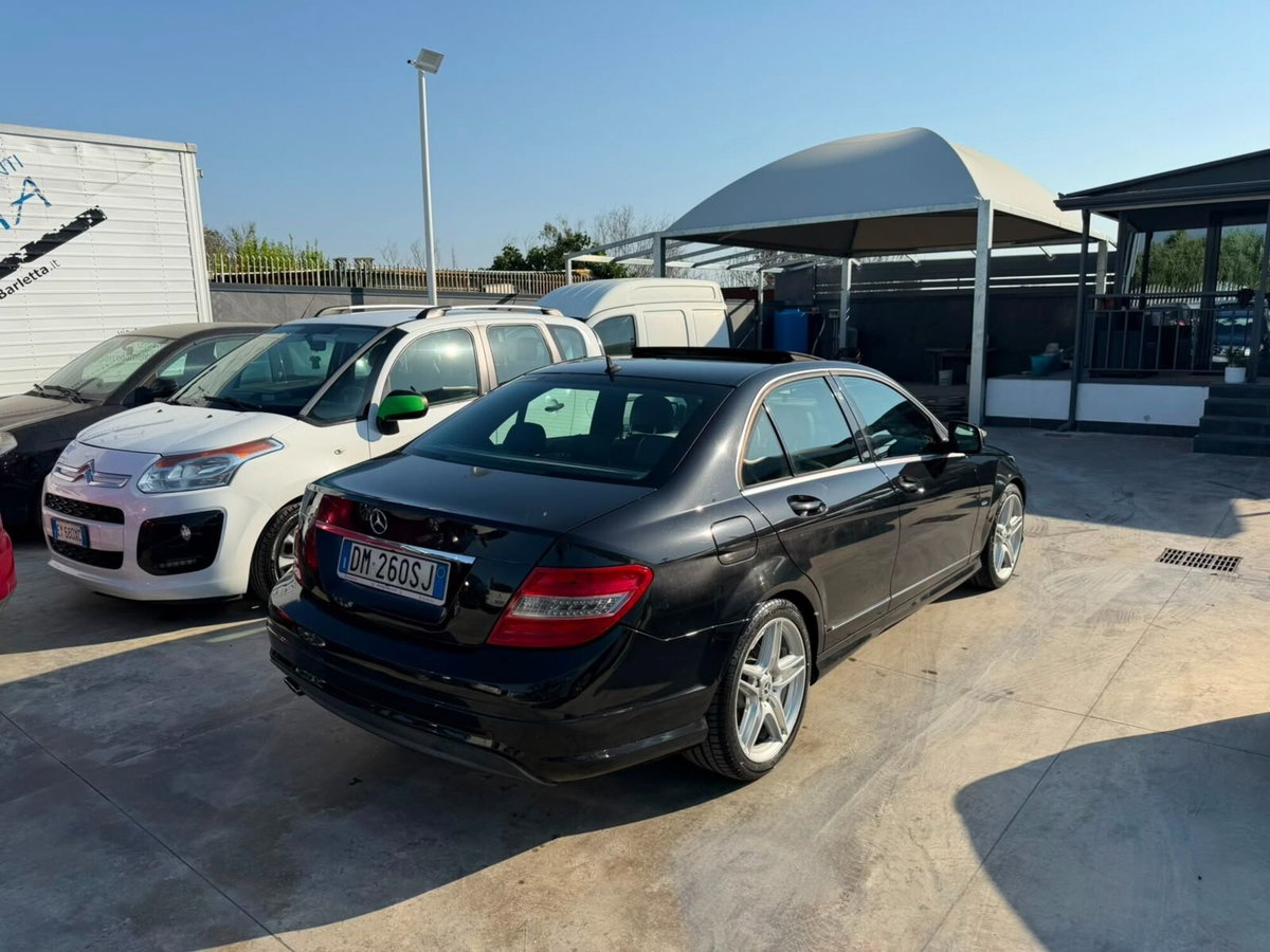 Mercedes-Benz Classe C Station Wagon 220 CDI BlueEFFICIENCY Avantgarde AMG (5)
