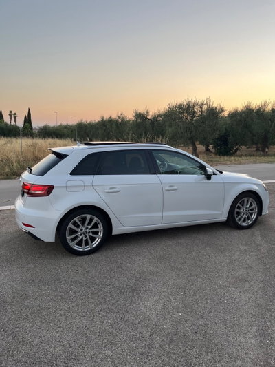 Audi A3 1.6 TDI 116 CV S tronic Design (4)