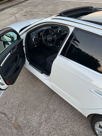 Audi A3 1.6 TDI 116 CV S tronic Design (8)