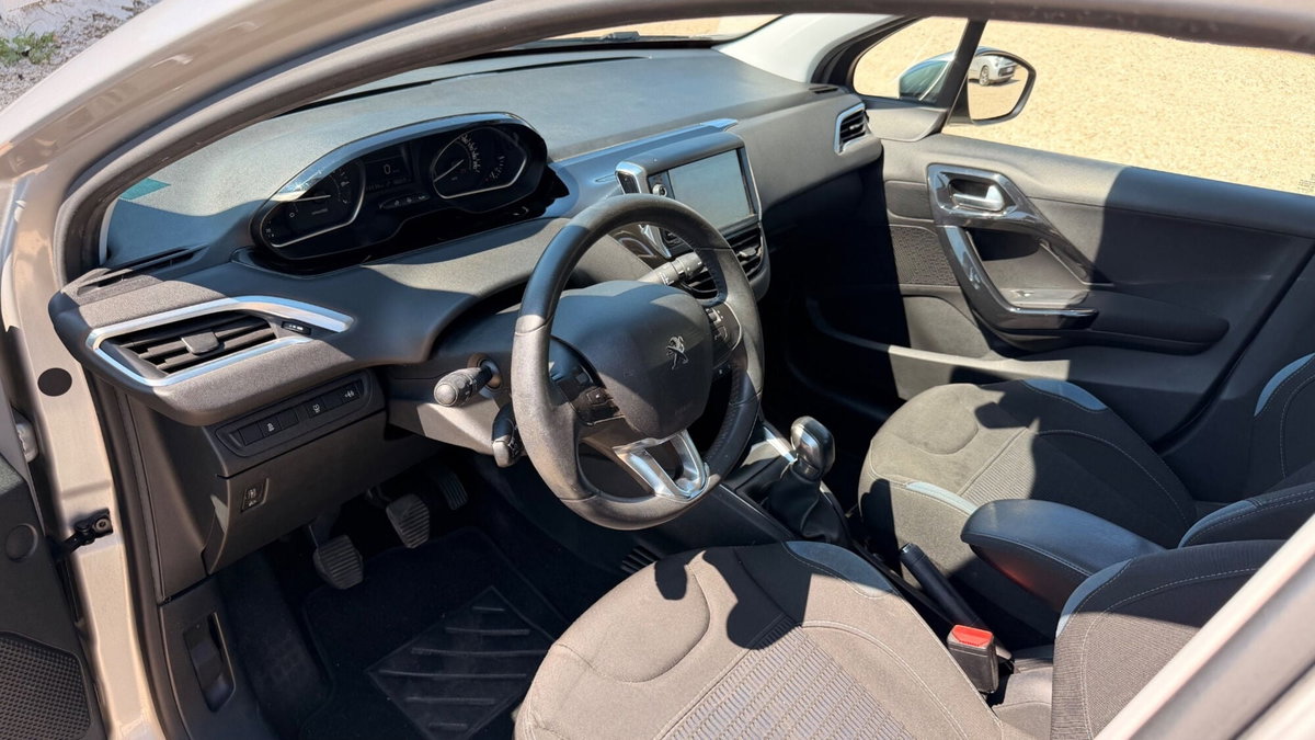 Peugeot 208 82 3 porte Active (10)