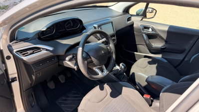 Peugeot 208 82 3 porte Active (10)