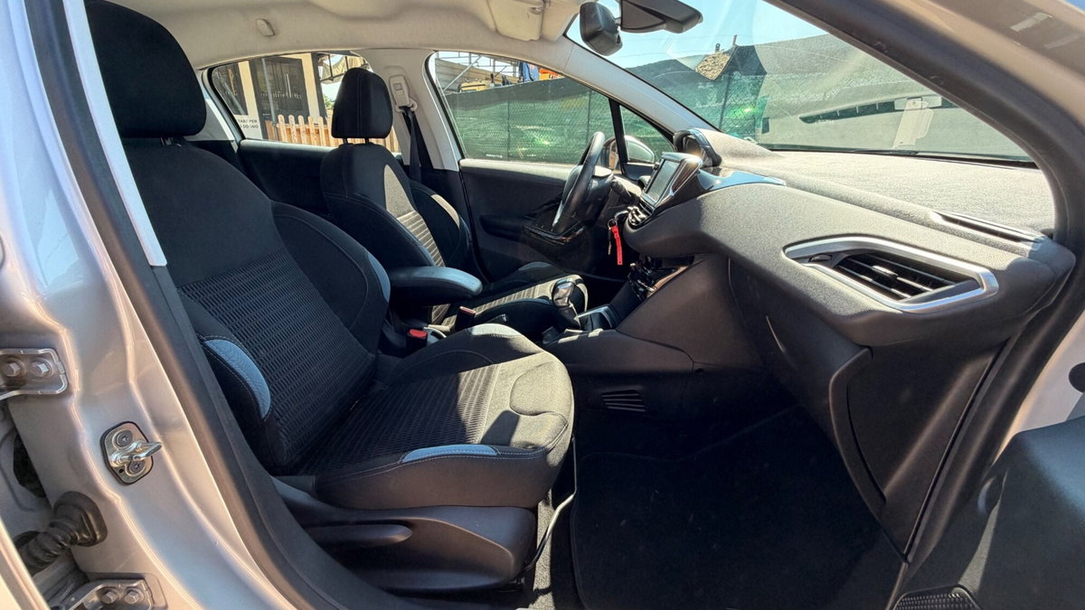 Peugeot 208 82 3 porte Active (17)