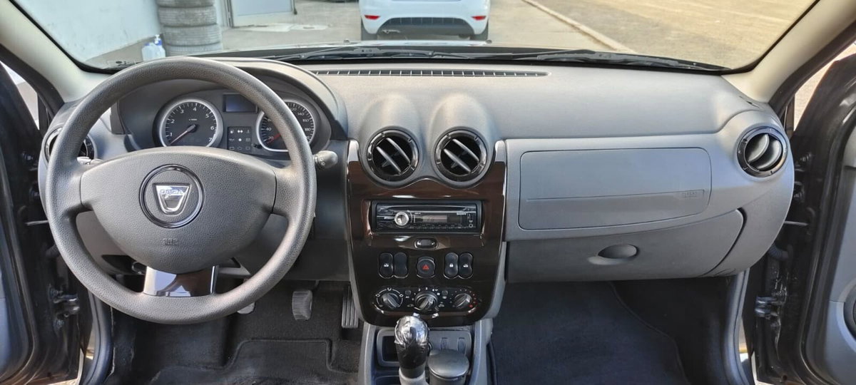 Dacia Duster 1.6 110CV 4x2 GPL SL Delsey (11)