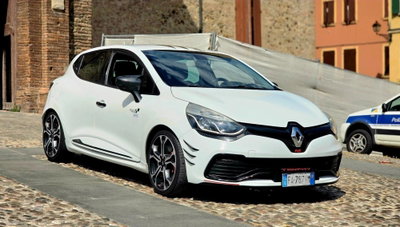 Renault Clio TCe 200CV EDC Start&Stop 5 porte Energy R.S. usata