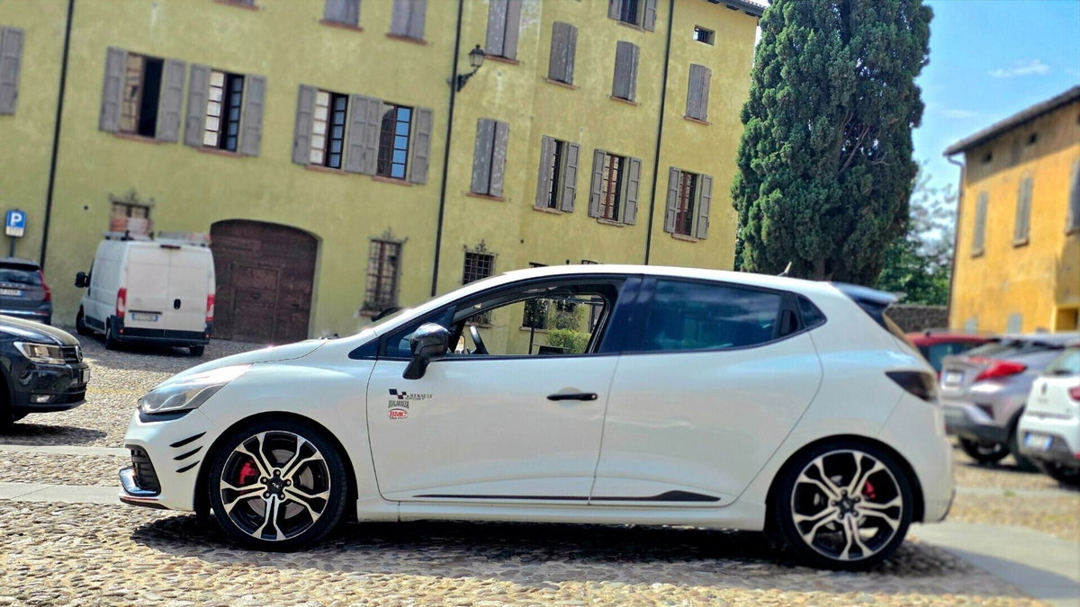 Renault Clio TCe 200CV EDC Start&Stop 5 porte Energy R.S. (12)