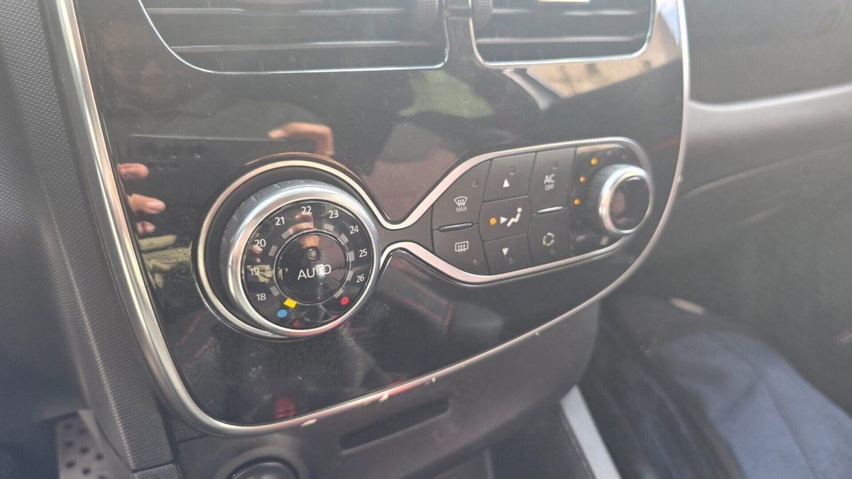 Renault Clio TCe 200CV EDC Start&Stop 5 porte Energy R.S. (15)