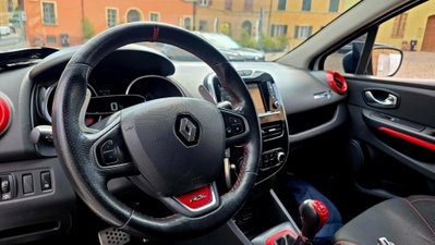 Renault Clio TCe 200CV EDC Start&Stop 5 porte Energy R.S. (2)