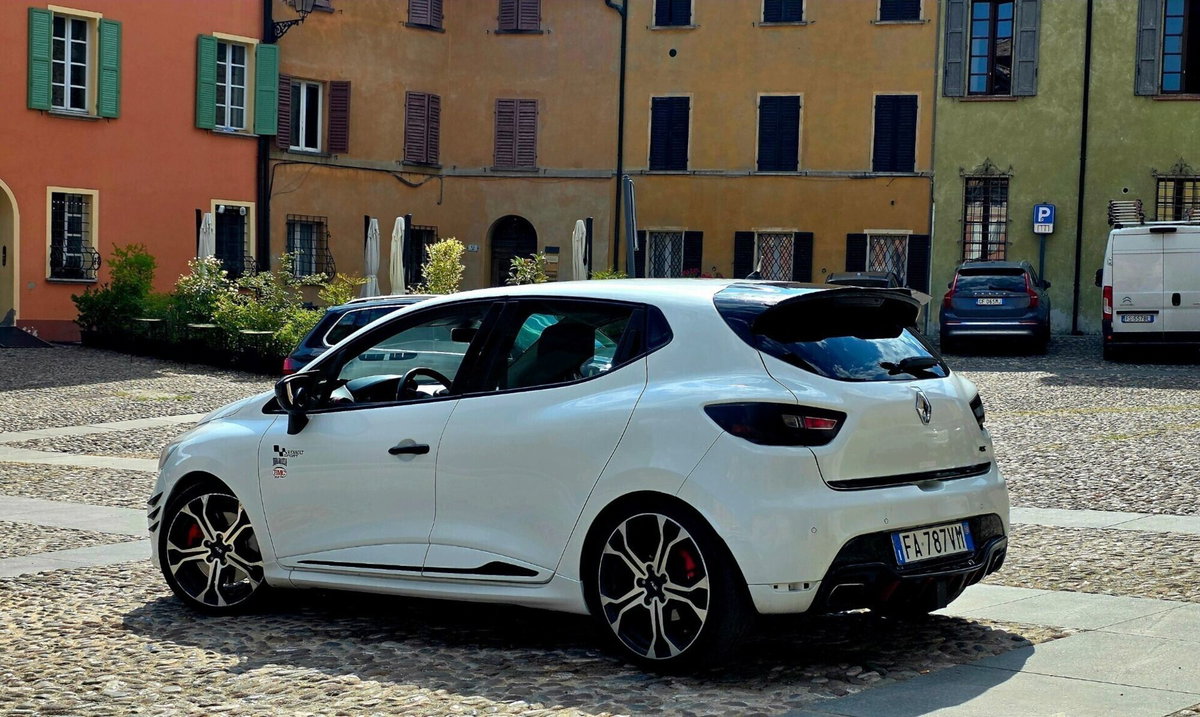 Renault Clio TCe 200CV EDC Start&Stop 5 porte Energy R.S. (7)