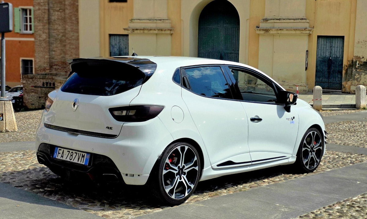 Renault Clio TCe 200CV EDC Start&Stop 5 porte Energy R.S. (9)