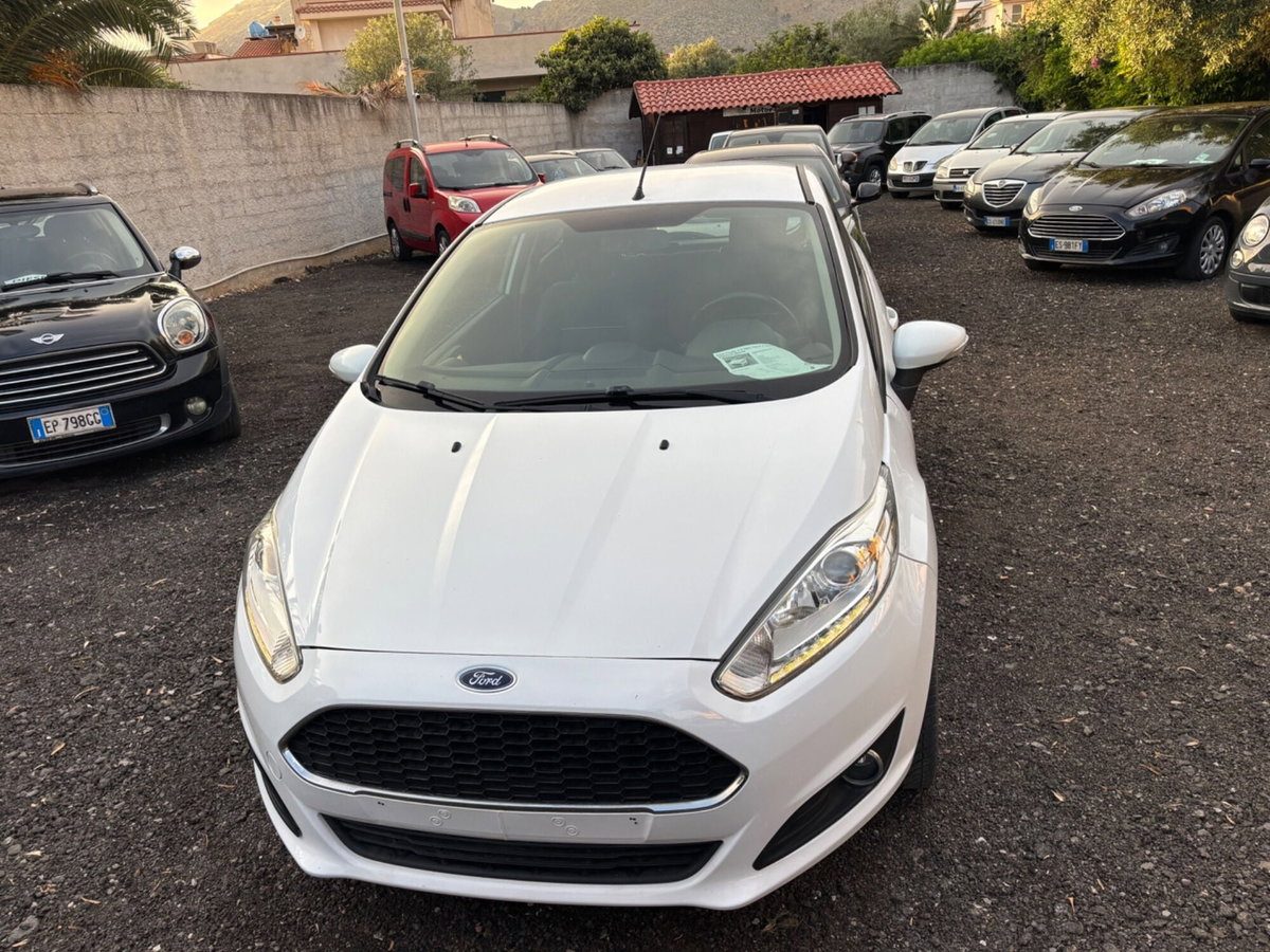 Ford Fiesta 1.5 TDCi 75CV 3 porte Titanium (2)