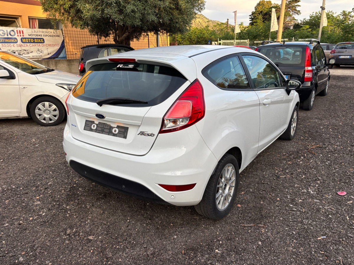 Ford Fiesta 1.5 TDCi 75CV 3 porte Titanium (6)