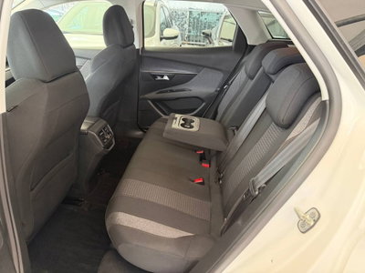 Peugeot 3008 BlueHDi 130 S&S EAT8 Allure Pack (11)