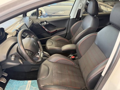 Peugeot 208 100 5p. GT Line ICE White (9)