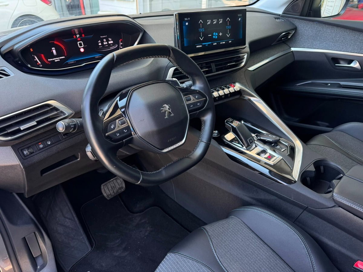 Peugeot 5008 BlueHDi 130 S&S EAT8 Allure (7)