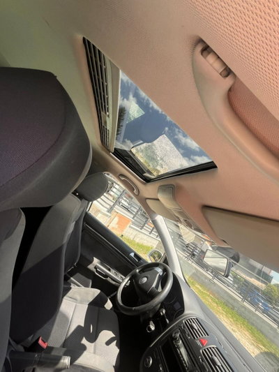 Volkswagen Golf Variant 1.9 TDI DPF DSG Sportline (13)