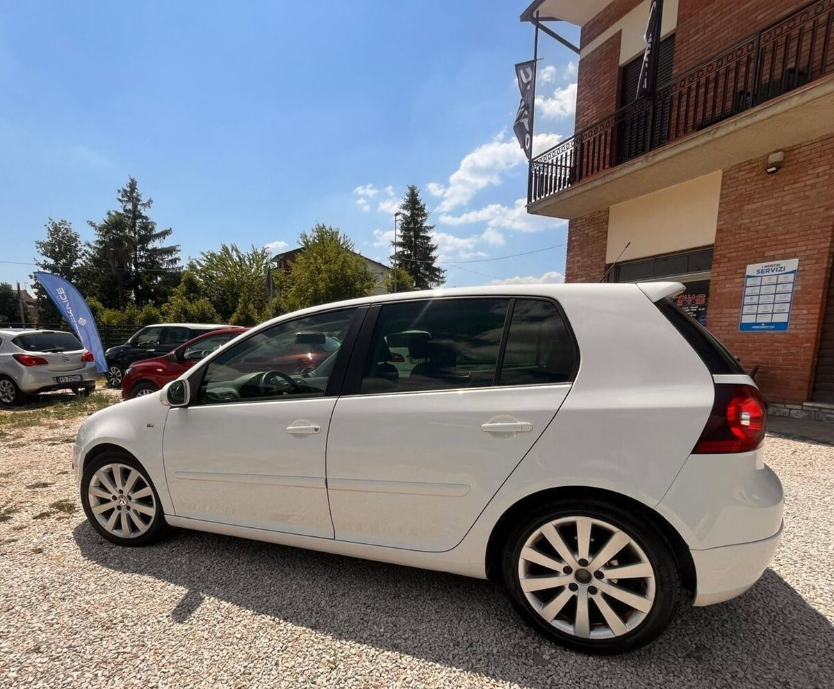 Volkswagen Golf Variant 1.9 TDI DPF DSG Sportline (2)