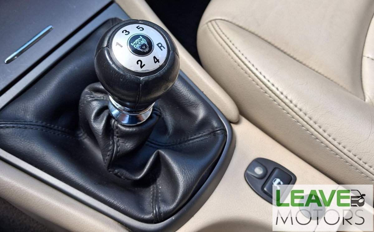 Jaguar X-Type 2 litri V6 24V cat Executive (12)