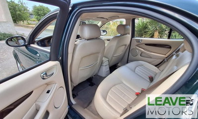 Jaguar X-Type 2 litri V6 24V cat Executive (16)